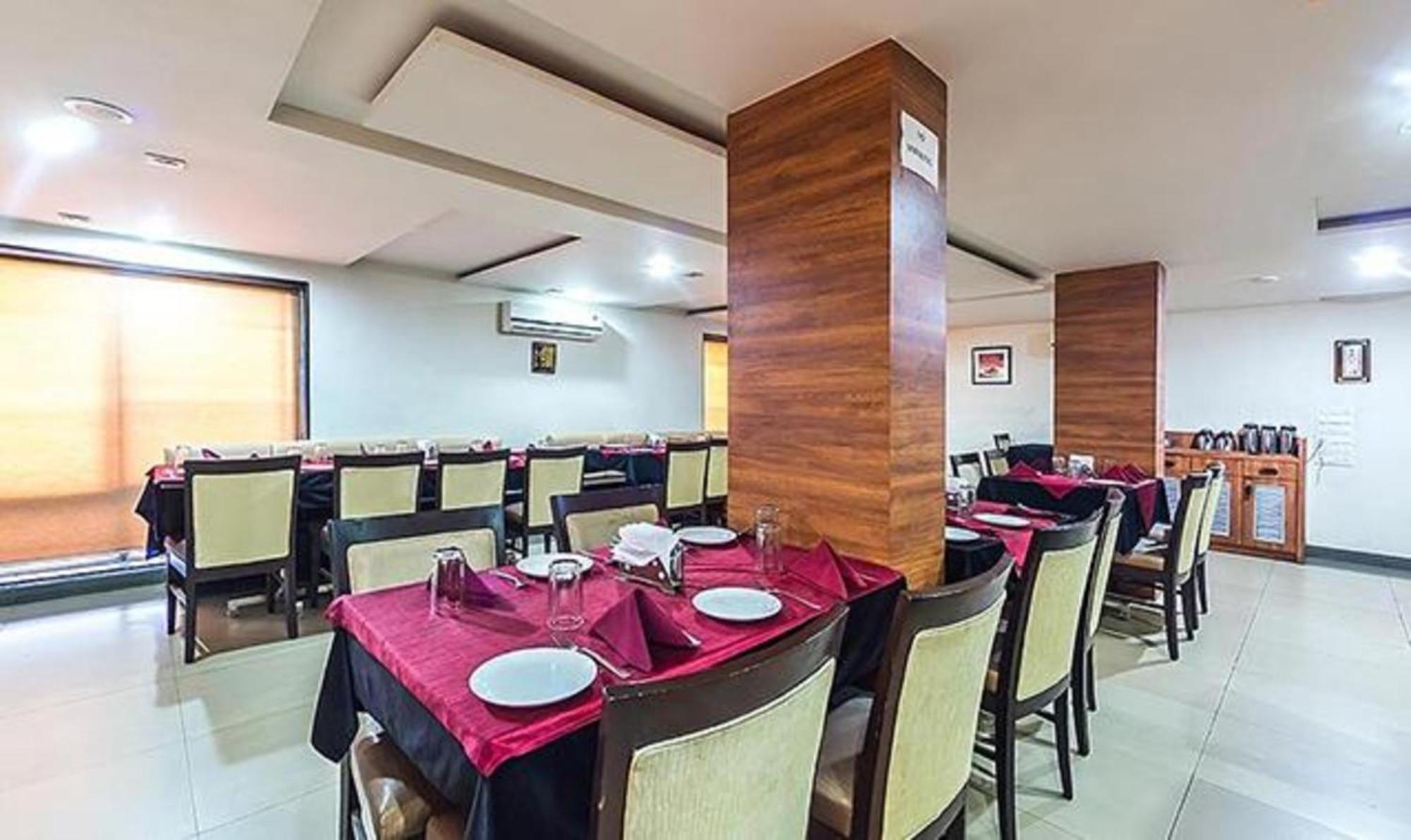 Fabhotel Skylark Inn Nashik Eksteriør billede