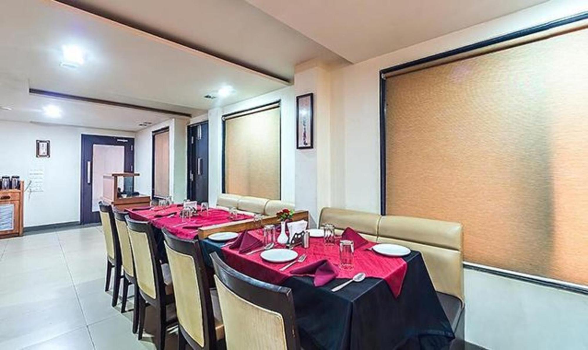 Fabhotel Skylark Inn Nashik Eksteriør billede