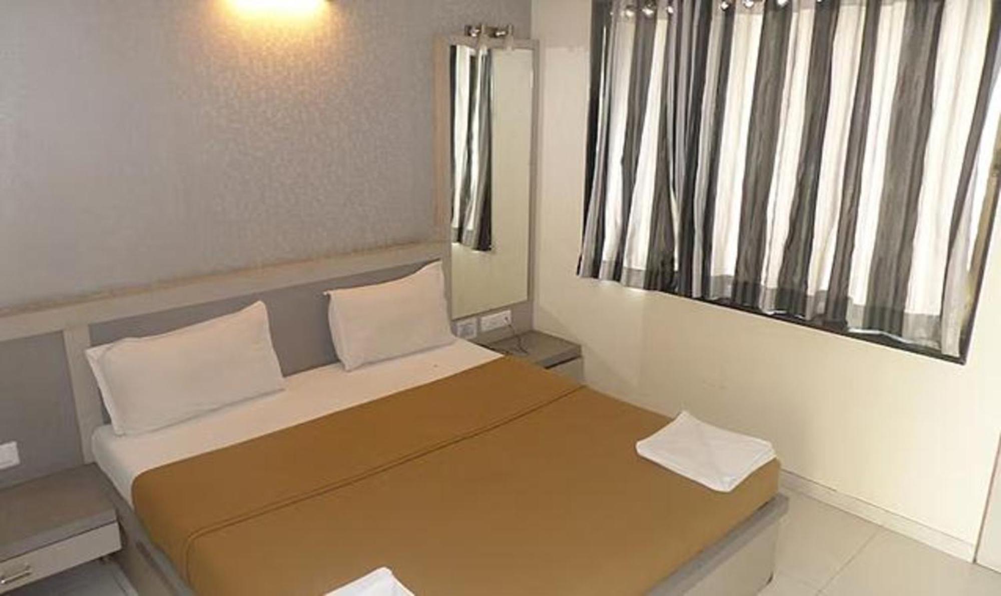 Fabhotel Skylark Inn Nashik Eksteriør billede